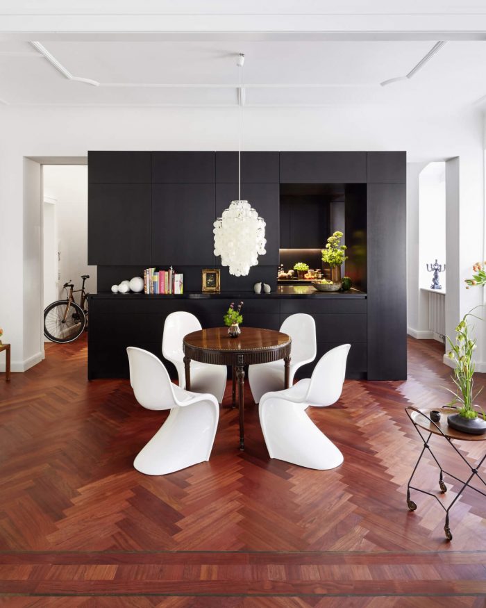 Schwarz Weiß Orange • Ein Projekt von Romed & Ruhuza Architekten